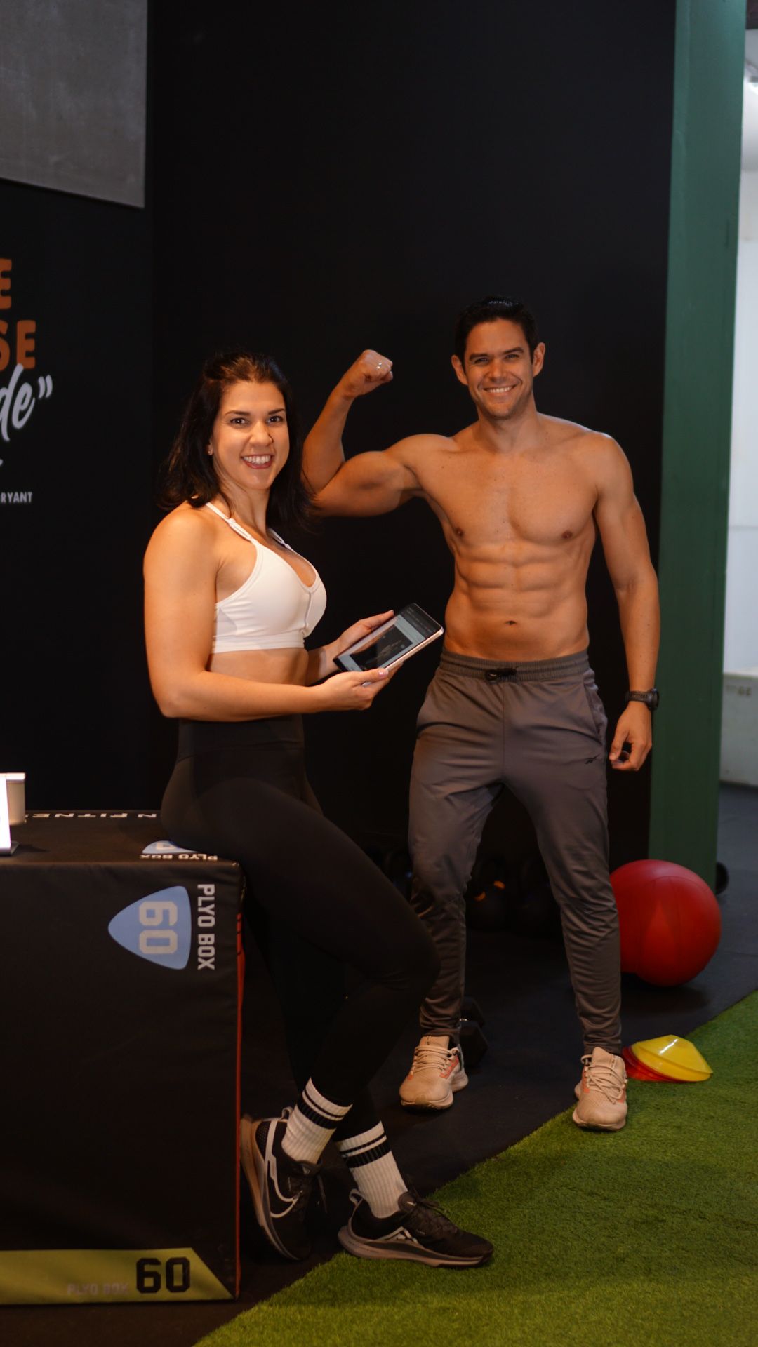 Jenny y José Antonio en un entorno deportivo